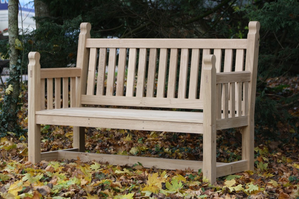 Kensington Oak Bench. The Wooden Workshop, Bampton, Devon