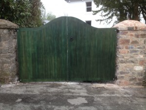 Idigbo Gates Green,  Curved green gates,  The Wooden Workshop. Oakford, Tiverton, Devon.