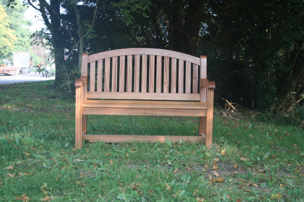 Curved back bench. The Wooden Workshop, Bampton, Devon ...