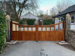 Timber driveway gates - The Wooden Workshop Bampton Devon